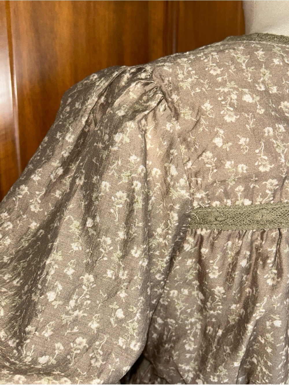 In Loom Beige Floral Long Sleeve Tiered Maxi Dress Cottage Core Fairy Bridgerton - Picture 8 of 16